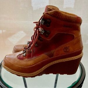 NWOT Timberland Women's Brown and Red Lace-Up Wedge Boots